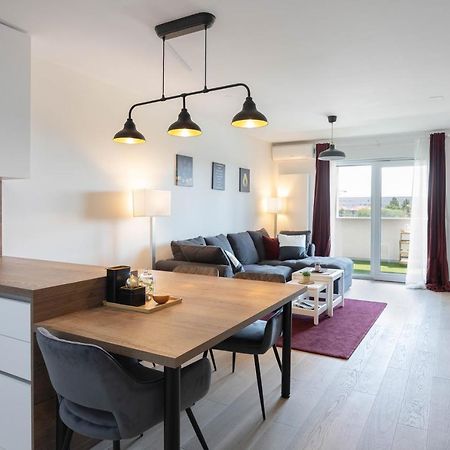 זאגרב Stylish 2Bdr Apartment- Free Garage מראה חיצוני תמונה